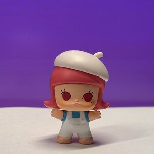 Pop Bean Molly Gimme a Hug Standing Series Pop Mart